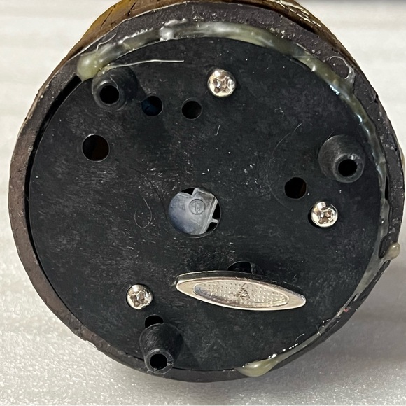 “Loved" Cat Music Box - A Heartfelt Tribute - Picture 8 of 9